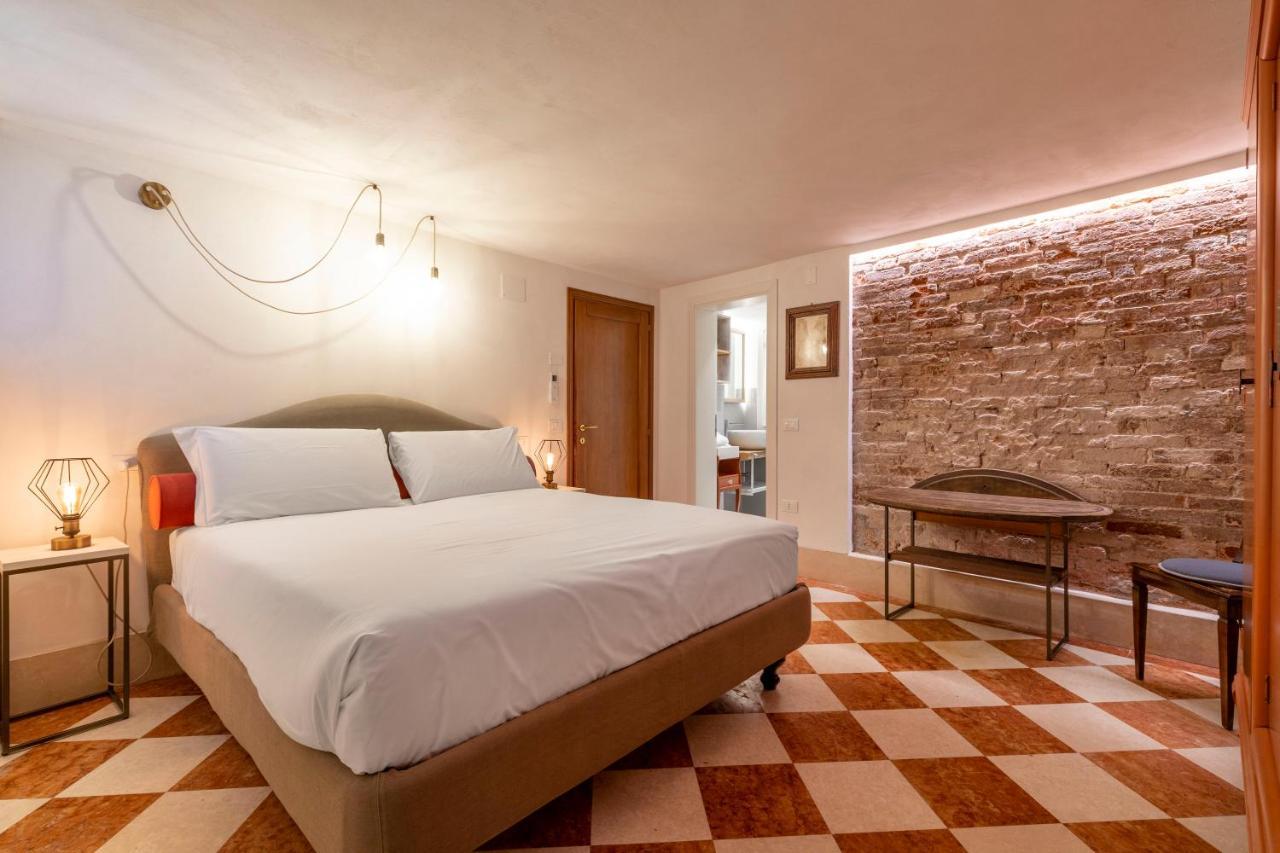 Апартаменты San Silvestro House Венеция Экстерьер фото