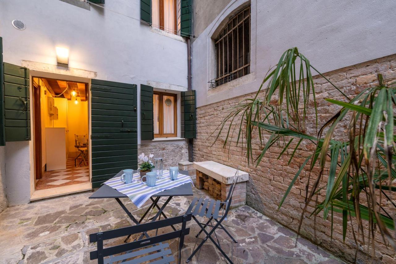 Апартаменты San Silvestro House Венеция Экстерьер фото