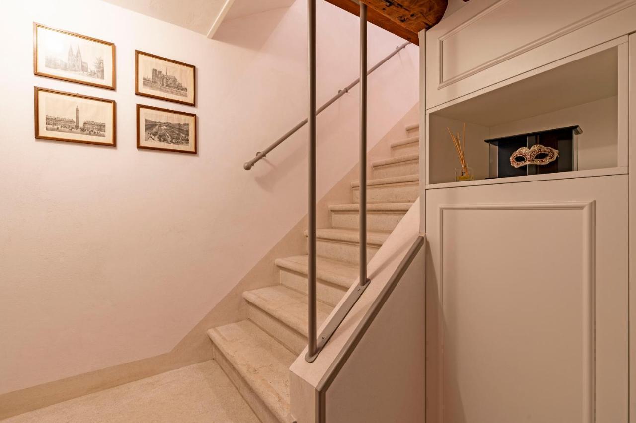 Апартаменты San Silvestro House Венеция Экстерьер фото