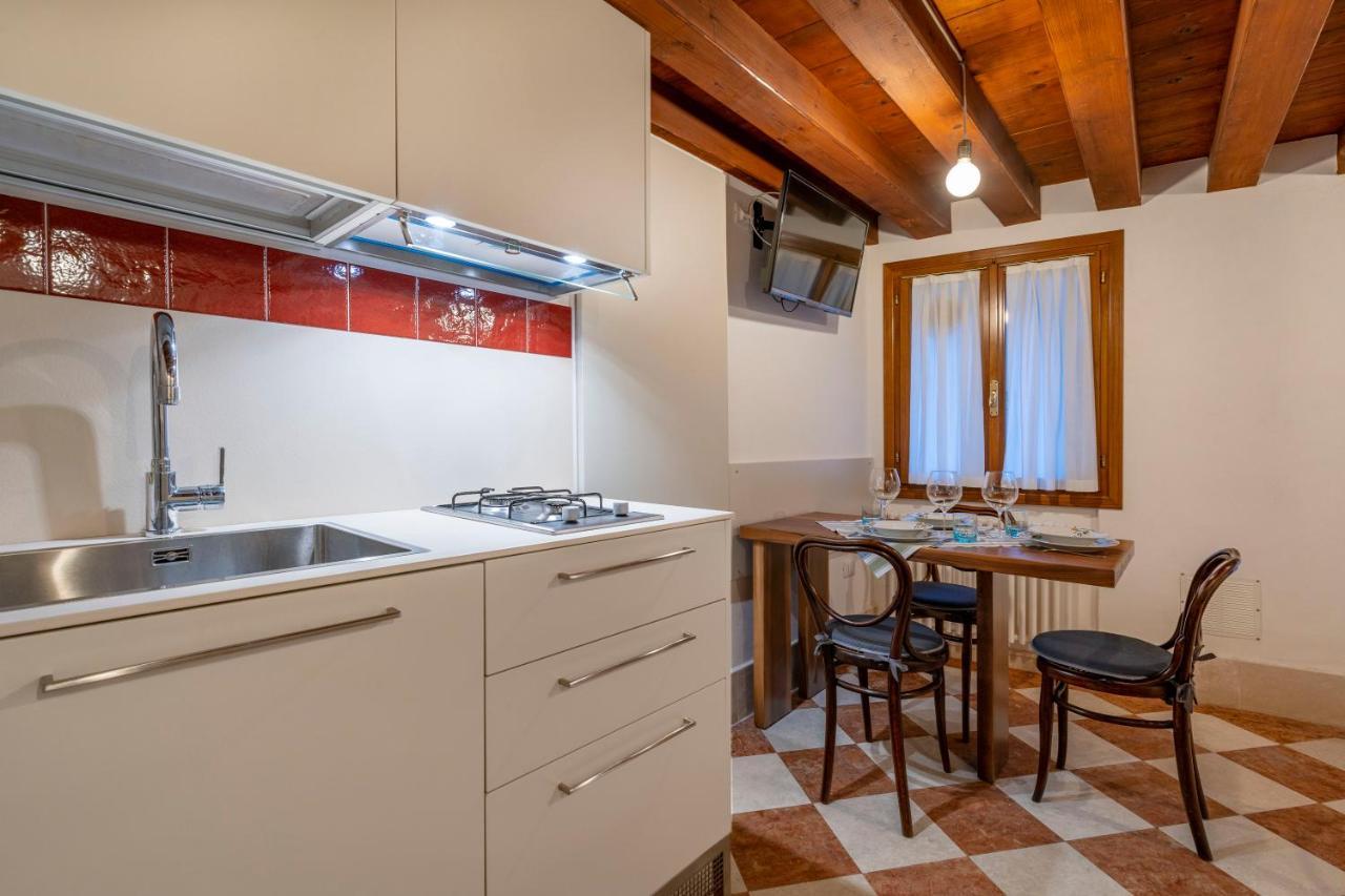 Апартаменты San Silvestro House Венеция Экстерьер фото