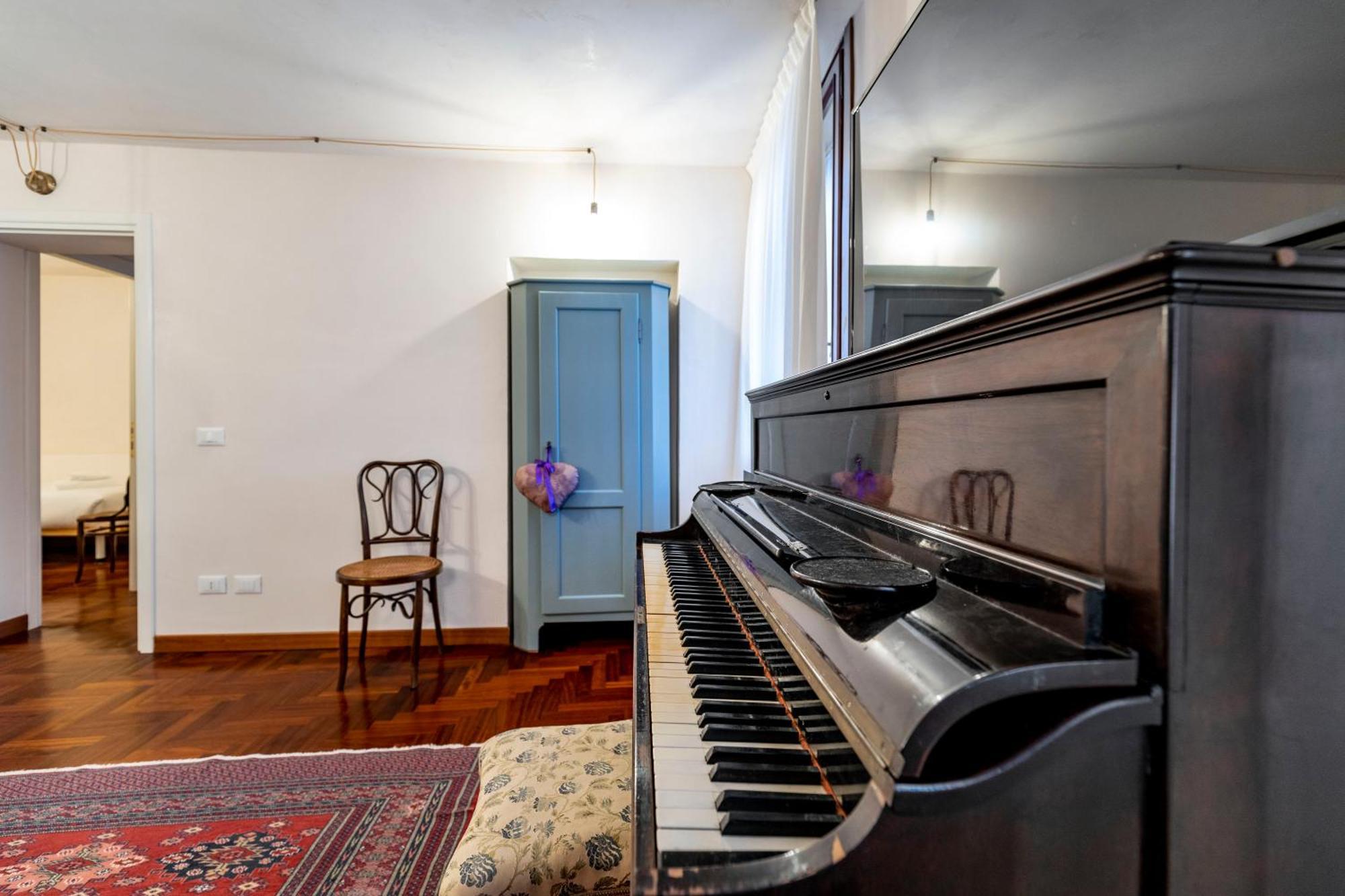 Апартаменты San Silvestro House Венеция Экстерьер фото
