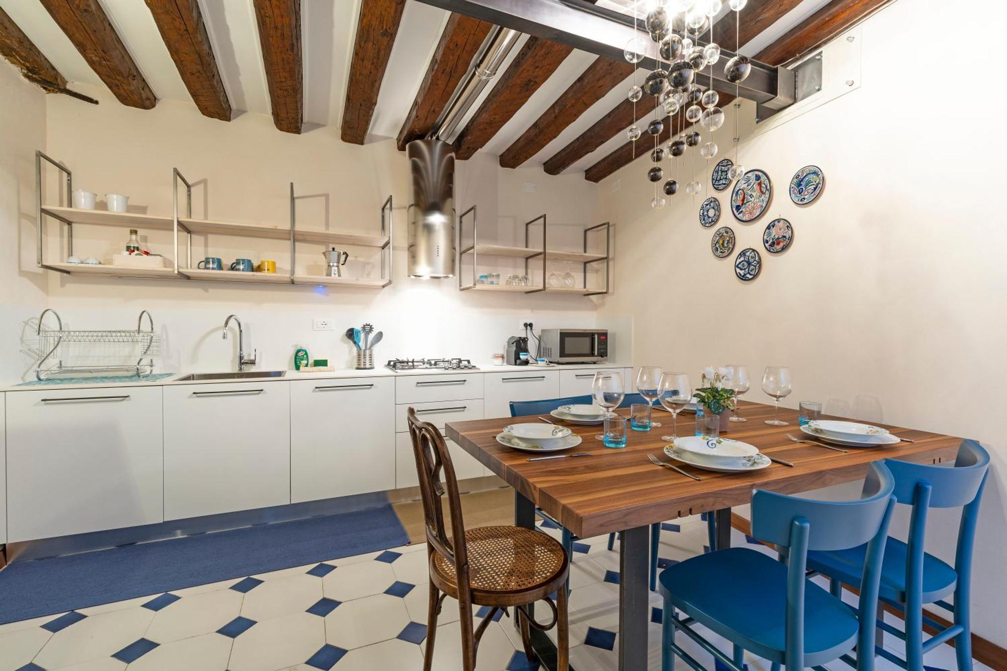 Апартаменты San Silvestro House Венеция Номер фото